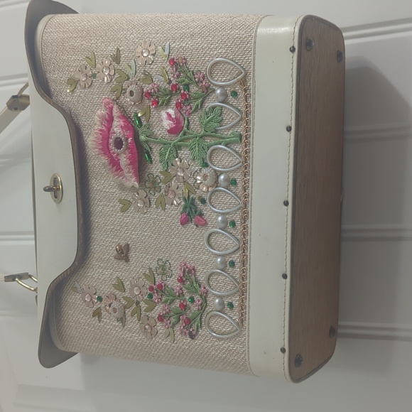 Vintage 1960's Embroidery Handbag - Picture 4 of 8